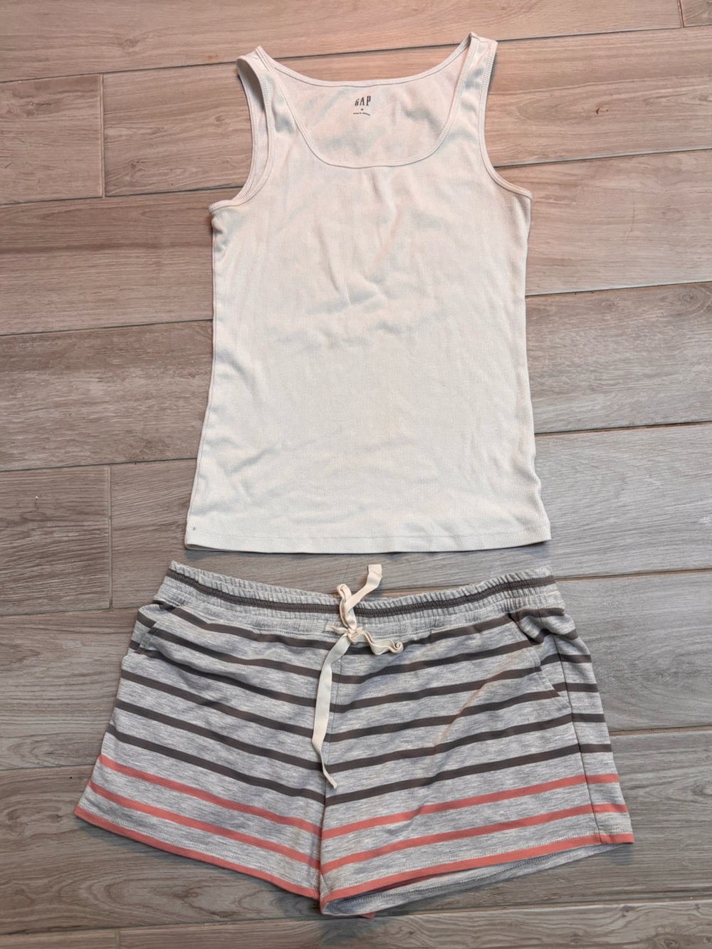 ✨ Gap Tank + Loft Shorts Bundle Set | Size Medium | Super Soft | EUC ✨ - Picture 9 of 9